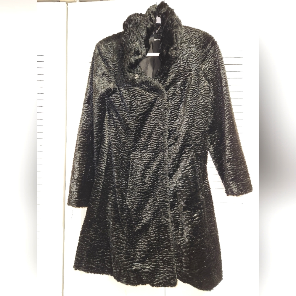 White House Black Market peesian coat size XS/2